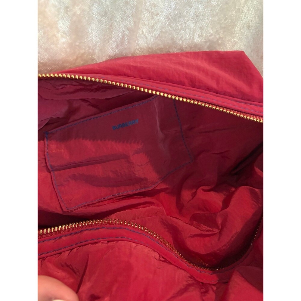 Burberry makeup trousse in red - Picture 3 of 4